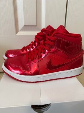 Nike Air Jordan 1 Mid SE “Pomegranate” – Women’s Size 8.5
